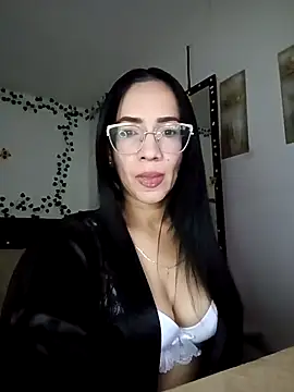 YaraDuartee online show from 23, 10, 2025