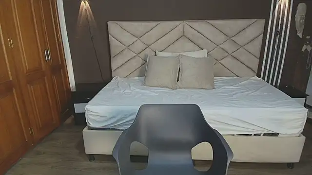 Snapshot of GabySweett_ chatting on 19, 10, 2025 GabySweett online show from 19, 10, 2025