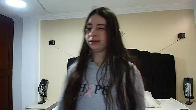 Snapshot of GabySweett_ chatting on 21, 10, 2025 GabySweett online show from 21, 10, 2025