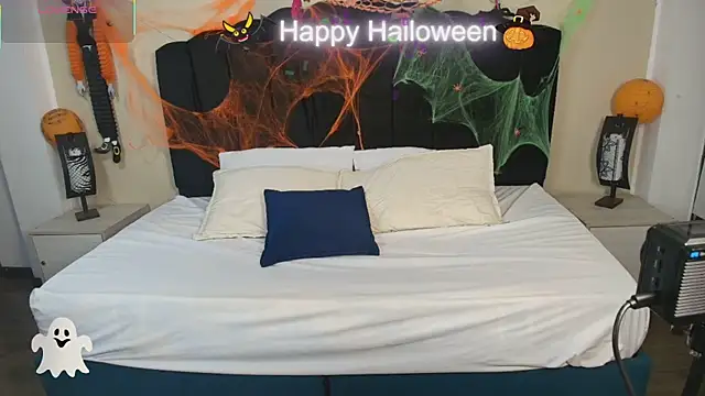 Snapshot of GabySweett_ chatting on 31, 10, 2025 GabySweett online show from 31, 10, 2025