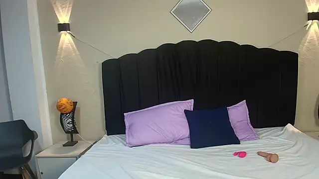 Snapshot of GabySweett_ chatting on 12, 11, 2025 GabySweett online show from 12, 11, 2025