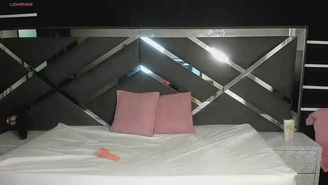 Snapshot of GabySweett_ chatting on 23, 11, 2025 GabySweett online show from 23, 11, 2025