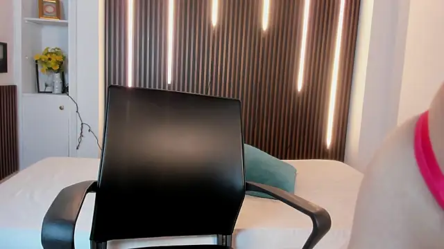 Snapshot of Caroline_Millerr chatting on 3, 10, 2025 Caroline Millerr online show from 3, 10, 2025