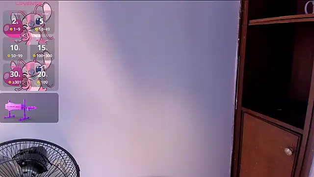 Snapshot of Caroline_Millerr chatting on 28, 10, 2025 Caroline Millerr online show from 28, 10, 2025