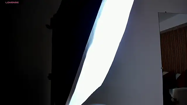 Snapshot of Caroline_Millerr chatting on 29, 11, 2025 Caroline Millerr online show from 29, 11, 2025