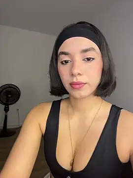 Capricho 01 online show from 4, 4, 2026