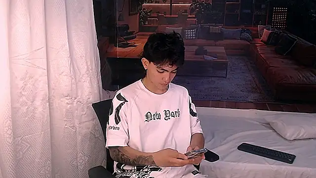 Snapshot of RomeoMillerr chatting on 19, 12, 2025 RomeoMillerr online show from 19, 12, 2025