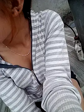 Snapshot of nhinhi-sexy chatting on 23, 10, 2025 nhinhi-sexy online show from 23, 10, 2025