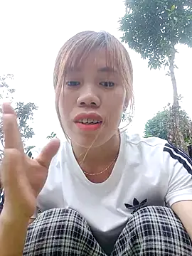 Snapshot of nhinhi-sexy chatting on 31, 10, 2025 nhinhi-sexy online show from 31, 10, 2025