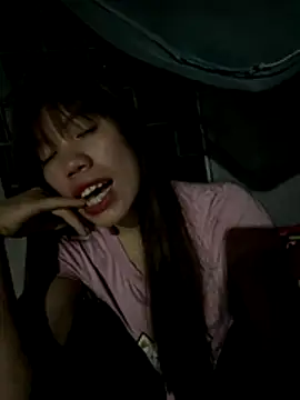 Snapshot of nhinhi-sexy chatting on 18, 12, 2025 nhinhi-sexy online show from 18, 12, 2025