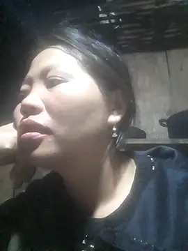 Snapshot of bree-zz chatting on 25, 10, 2025 bree-zz online show from 25, 10, 2025