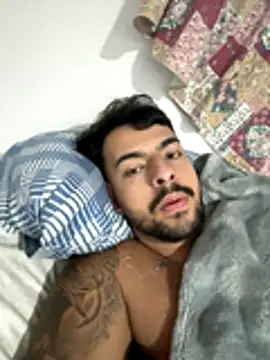 Snapshot of artzin2334 chatting on 10, 11, 2025 artzin2334 online show from 10, 11, 2025