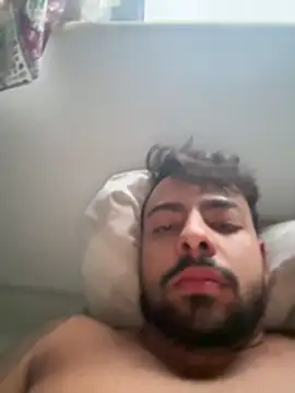 Snapshot of artzin2334 chatting on 17, 12, 2025 artzin2334 online show from 17, 12, 2025