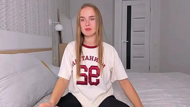 LilMary  online show from 12, 10, 2025