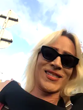 Snapshot of alexawinterrr chatting on 13, 12, 2025 alexawinterrr online show from 13, 12, 2025