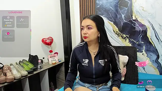 Snapshot of angelinee39 chatting on 16, 11, 2025 angelinee39 online show from 16, 11, 2025