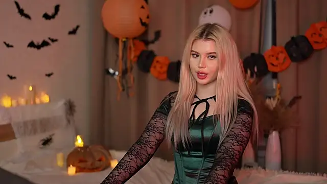 Snapshot of AshleyNikoo chatting on 29, 10, 2025 AshleyNikoo online show from 29, 10, 2025