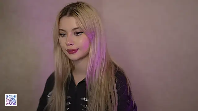 Snapshot of AshleyNikoo chatting on 14, 11, 2025 AshleyNikoo online show from 14, 11, 2025