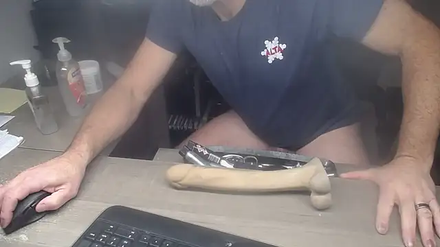 Snapshot of sackstor chatting on 17, 11, 2025 sackstor online show from 17, 11, 2025