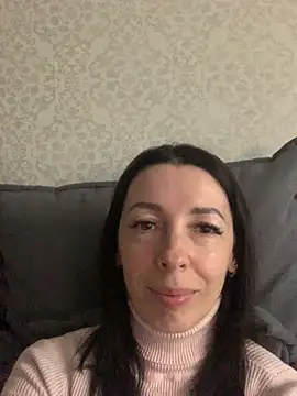 Snapshot of ViollaXlove chatting on 2, 10, 2025 ViollaXlove online show from 2, 10, 2025