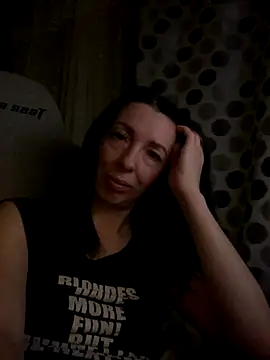 Snapshot of ViollaXlove chatting on 27, 10, 2025 ViollaXlove online show from 27, 10, 2025