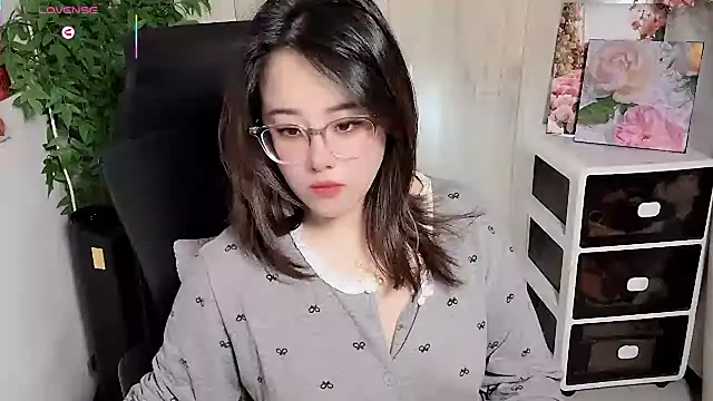 NEWONETO online show from 15, 4, 2026