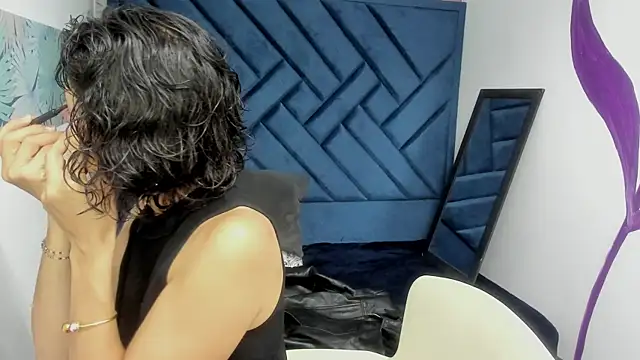 Snapshot of Valery_More__ chatting on 12, 10, 2025 Valery More online show from 12, 10, 2025