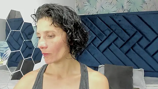 Snapshot of Valery_More__ chatting on 24, 11, 2025 Valery More online show from 24, 11, 2025