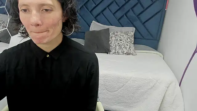 Snapshot of Valery_More__ chatting on 25, 11, 2025 Valery More online show from 25, 11, 2025