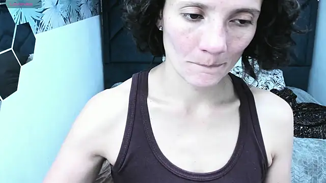 Snapshot of Valery_More__ chatting on 18, 12, 2025 Valery More online show from 18, 12, 2025