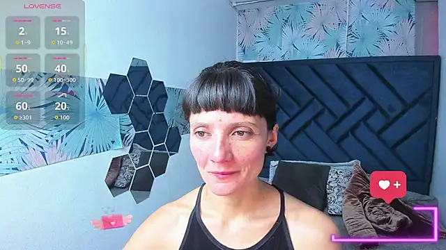 Snapshot of Valery_More__ chatting on 19, 12, 2025 Valery More online show from 19, 12, 2025