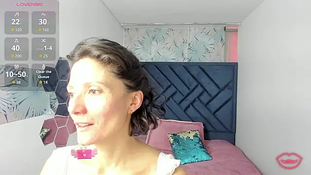 Snapshot of Valery_More__ chatting on 25, 2, 2026 Valery More online show from 25, 2, 2026