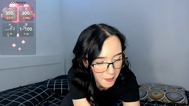 Snapshot of KayaNorth chatting on 3, 10, 2025 KayaNorth online show from 3, 10, 2025