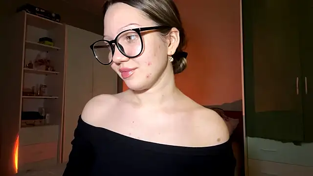 EmiIyKitty online show from 14, 12, 2025