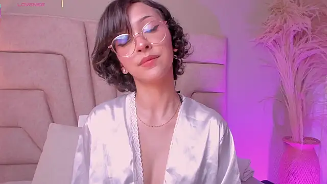 lyalee online show from 5, 11, 2025