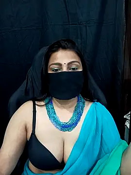Snapshot of nakedqueen4u chatting on 6, 10, 2025 nakedqueen4u online show from 6, 10, 2025