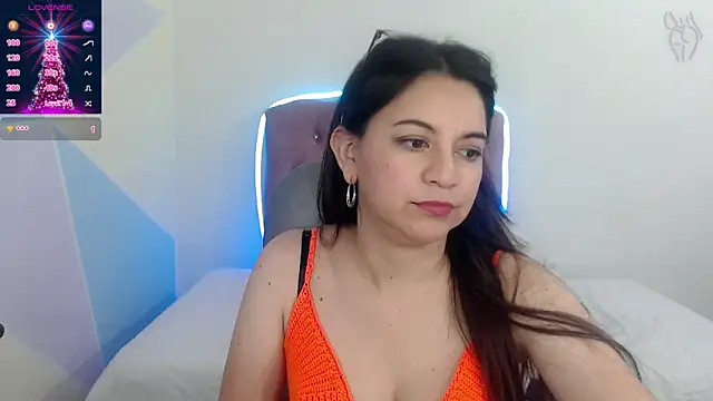 Snapshot of astrolover_ chatting on 18, 12, 2025 astrolover online show from 18, 12, 2025