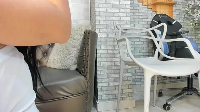 Snapshot of Alisonn_Doll chatting on 7, 2, 2026 Alisonn Doll online show from 7, 2, 2026