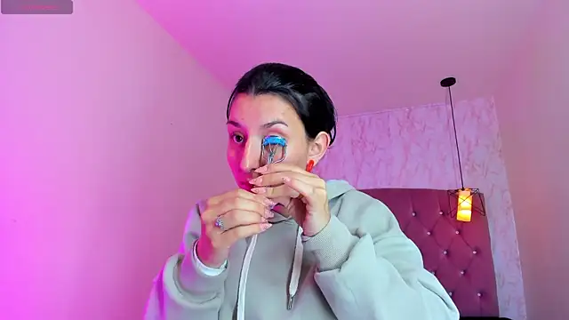 Iris  77 online show from 18, 11, 2025