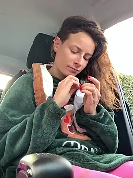 GoldenPussy1329 online show from 17, 11, 2025