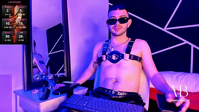 VynnyBlacke  online show from 25, 10, 2025