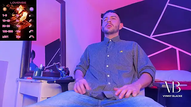 VynnyBlacke  online show from 29, 10, 2025