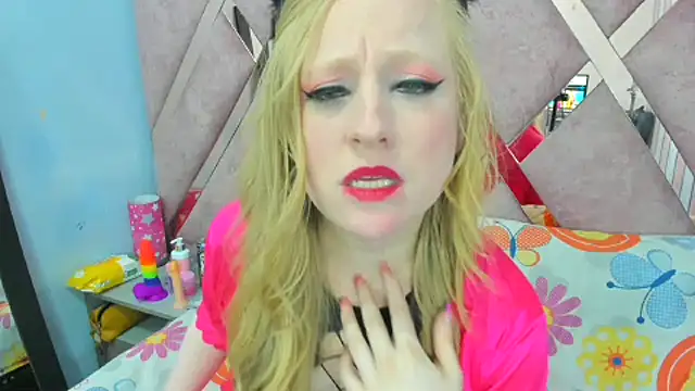 Snapshot of AliceCat_01 chatting on 12, 11, 2025 AliceCat 01 online show from 12, 11, 2025