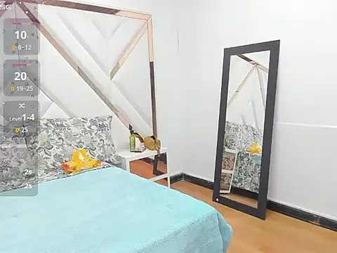 Snapshot of AliceCat_01 chatting on 15, 12, 2025 AliceCat 01 online show from 15, 12, 2025