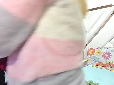 Snapshot of AliceCat_01 chatting on 19, 12, 2025 AliceCat 01 online show from 19, 12, 2025