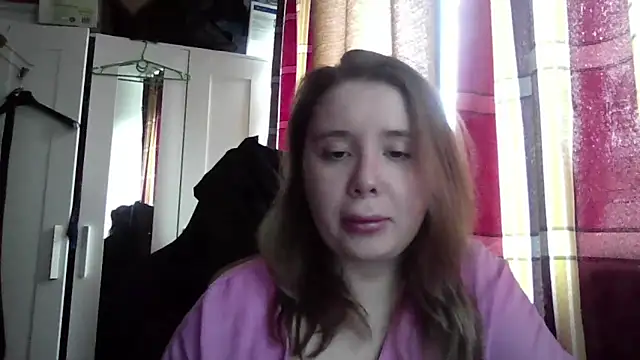 Snapshot of KatrinLips chatting on 3, 10, 2025 KatrinLips online show from 3, 10, 2025