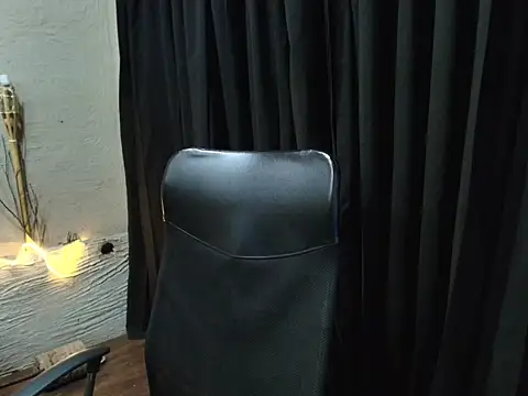 Snapshot of ZackMaye chatting on 9, 10, 2025 ZackMaye online show from 9, 10, 2025