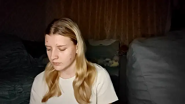 Snapshot of LynteriLain chatting on 20, 10, 2025 LynteriLain online show from 20, 10, 2025