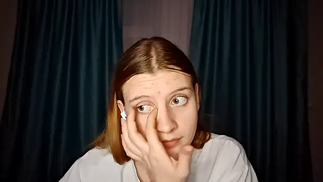 Snapshot of LynteriLain chatting on 31, 10, 2025 LynteriLain online show from 31, 10, 2025