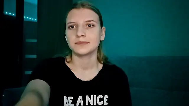 Snapshot of LynteriLain chatting on 23, 11, 2025 LynteriLain online show from 23, 11, 2025